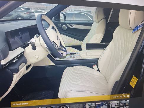 Used 2025 Genesis GV80 3.5T Prestige image 9