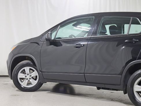 Used 2019 Chevrolet Trax LS image 11