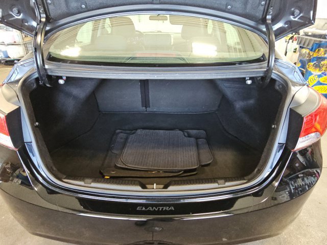 Used 2013 Hyundai Elantra Limited FWD image 29
