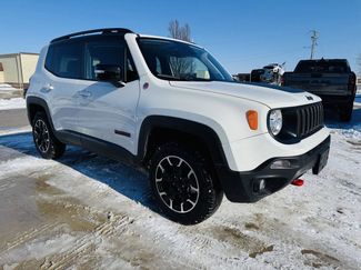 Used 2023 Jeep Renegade Trailhawk w/ Trailhawk Elite Group video 2
