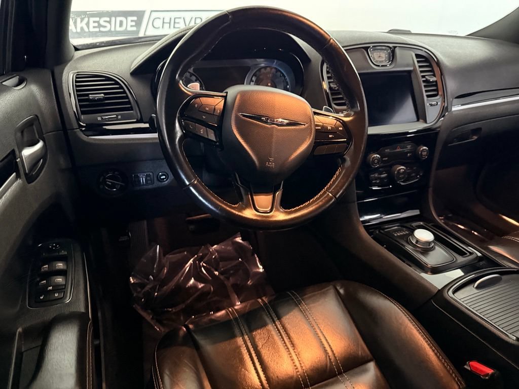 Used 2019 Chrysler 300 S AWD/4WD image 23