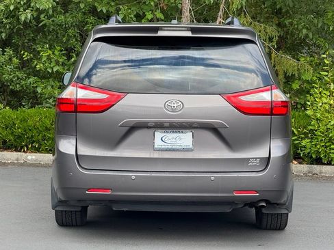 Used 2015 Toyota Sienna XLE w/ XLE Navigation Package AWD/4WD image 39