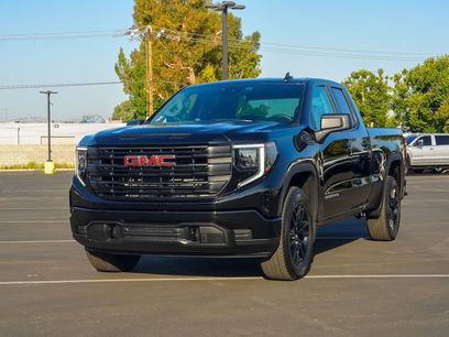 New 2025 GMC Sierra 1500 Pro w/ Graphite Edition