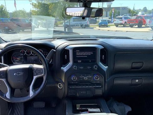 Used 2021 Chevrolet Silverado 1500 LT Trail Boss AWD/4WD image 10