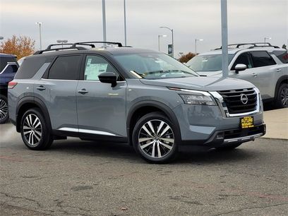 New 2025 Nissan Pathfinder Platinum