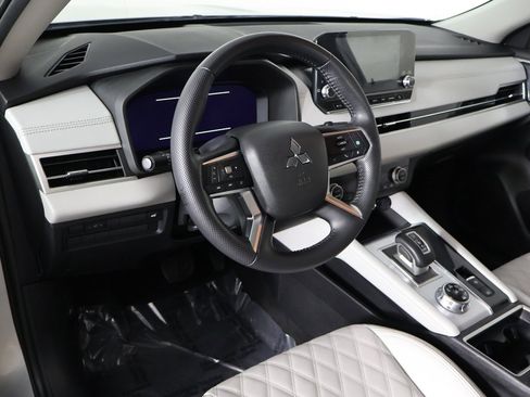 Used 2023 Mitsubishi Outlander SEL image 30