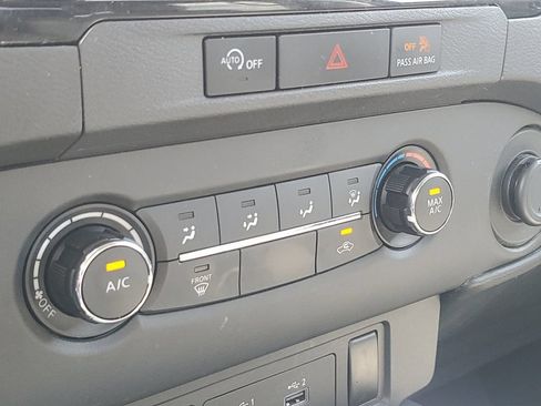 Used 2024 Nissan Frontier SV AWD/4WD image 29