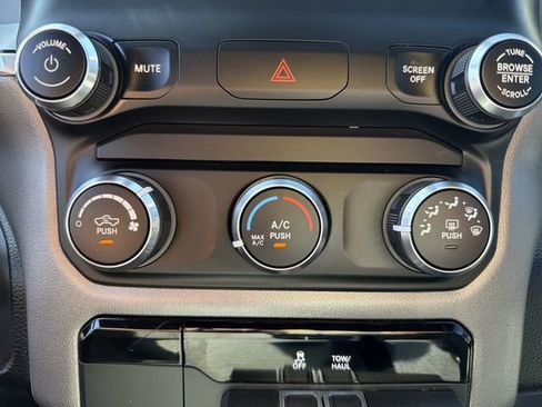 Used 2021 RAM 1500 Big Horn AWD/4WD image 18