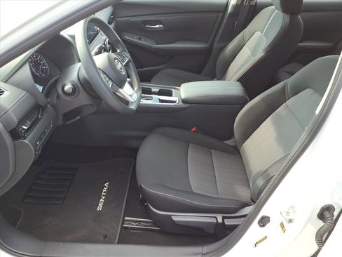 Used 2025 Nissan Sentra SV FWD image 12
