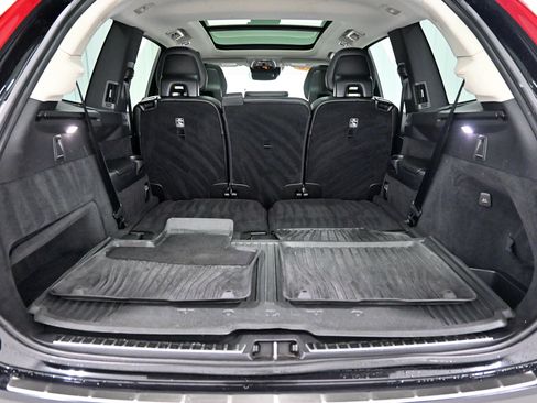 Used 2020 Volvo XC90 T5 Momentum w/ Protection Package Premier AWD/4WD image 35