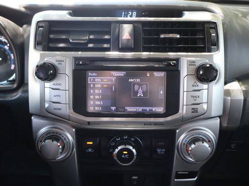 Used 2018 Toyota 4Runner SR5 AWD/4WD image 34