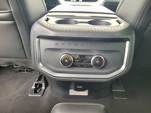 Certified 2025 Ford Expedition Max Platinum AWD/4WD image 15