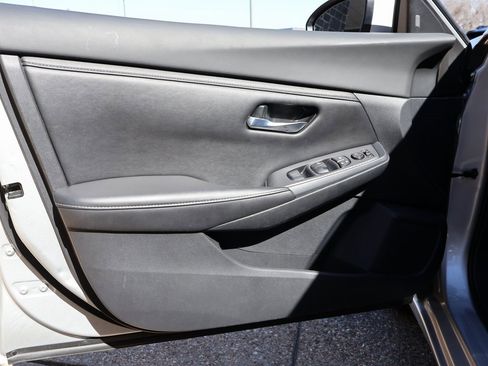 Used 2022 Nissan Sentra SV image 21