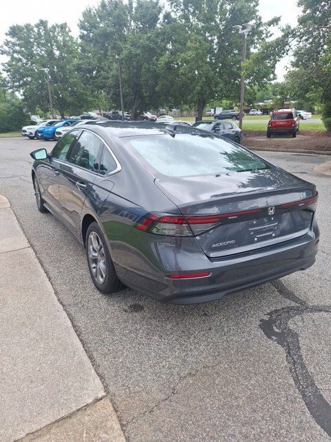 Used 2023 Honda Accord EX image 7