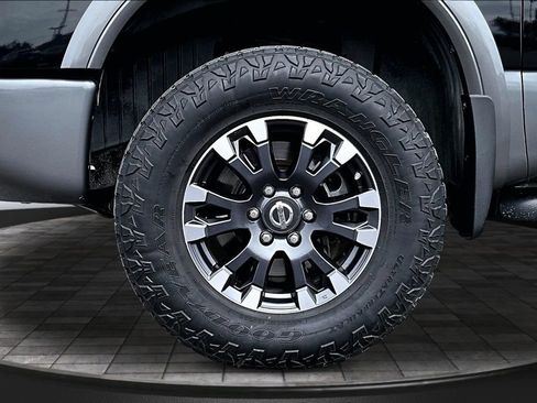 Used 2016 Nissan Titan PRO-4X AWD/4WD image 9