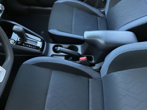 Used 2025 Nissan Versa SV image 32