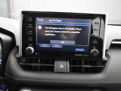 Used 2021 Toyota RAV4 XLE w/ Convenience Package image 17