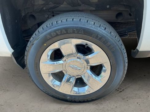 Used 2018 Chevrolet Silverado 1500 LT w/ LT Eassist Package AWD/4WD image 9