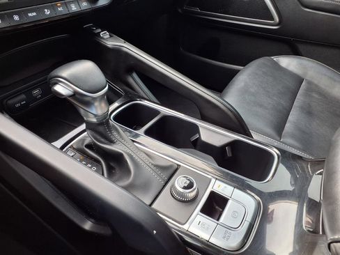 Certified 2025 Kia Telluride S FWD image 22