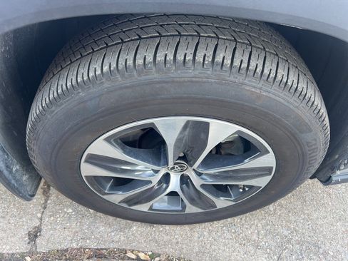 Used 2023 Toyota Highlander XLE image 15