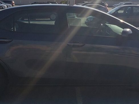 Used 2018 Toyota Corolla LE image 5