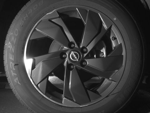 Used 2025 Nissan Rogue SV FWD image 13