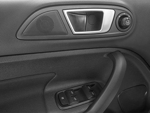 Used 2014 Ford Fiesta SE image 19