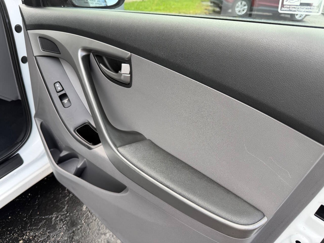Used 2016 Hyundai Elantra SE FWD image 7