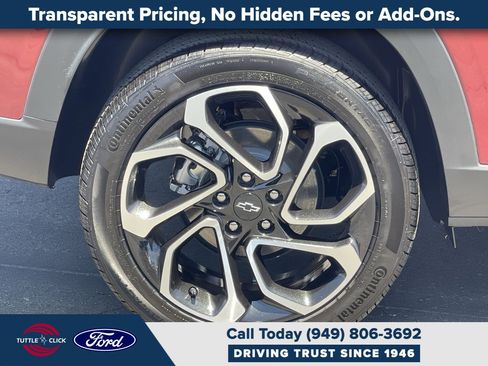 Used 2025 Chevrolet Trax RS w/ Sunroof Package FWD image 11
