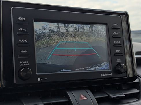 Used 2021 Toyota RAV4 LE image 7