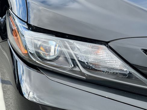 Used 2023 Toyota Camry SE image 10