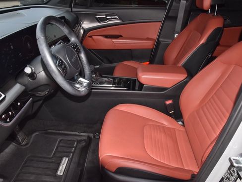 Used 2024 Kia Sportage SX image 13