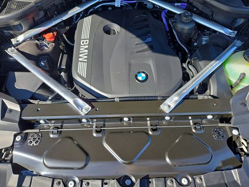 Used 2026 BMW X7 xDrive40i w/ Premium Package image 11