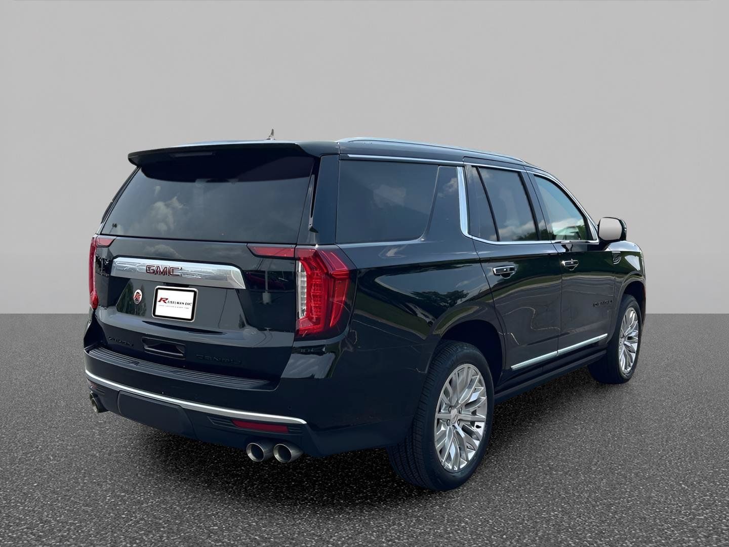 Certified 2024 GMC Yukon Denali w/ Denali Reserve Package AWD/4WD image 3
