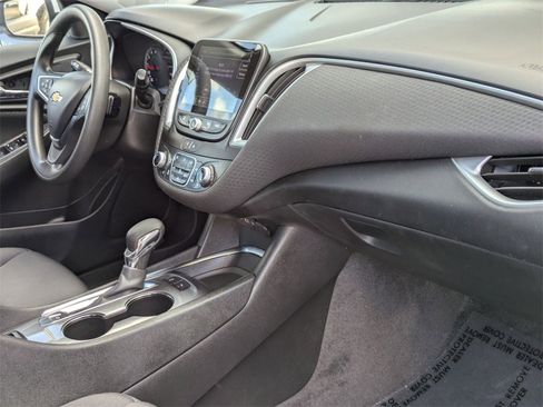 Used 2024 Chevrolet Malibu LT image 31
