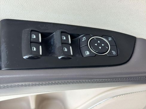 Used 2016 Lincoln MKX Select w/ Select Plus Package FWD image 19