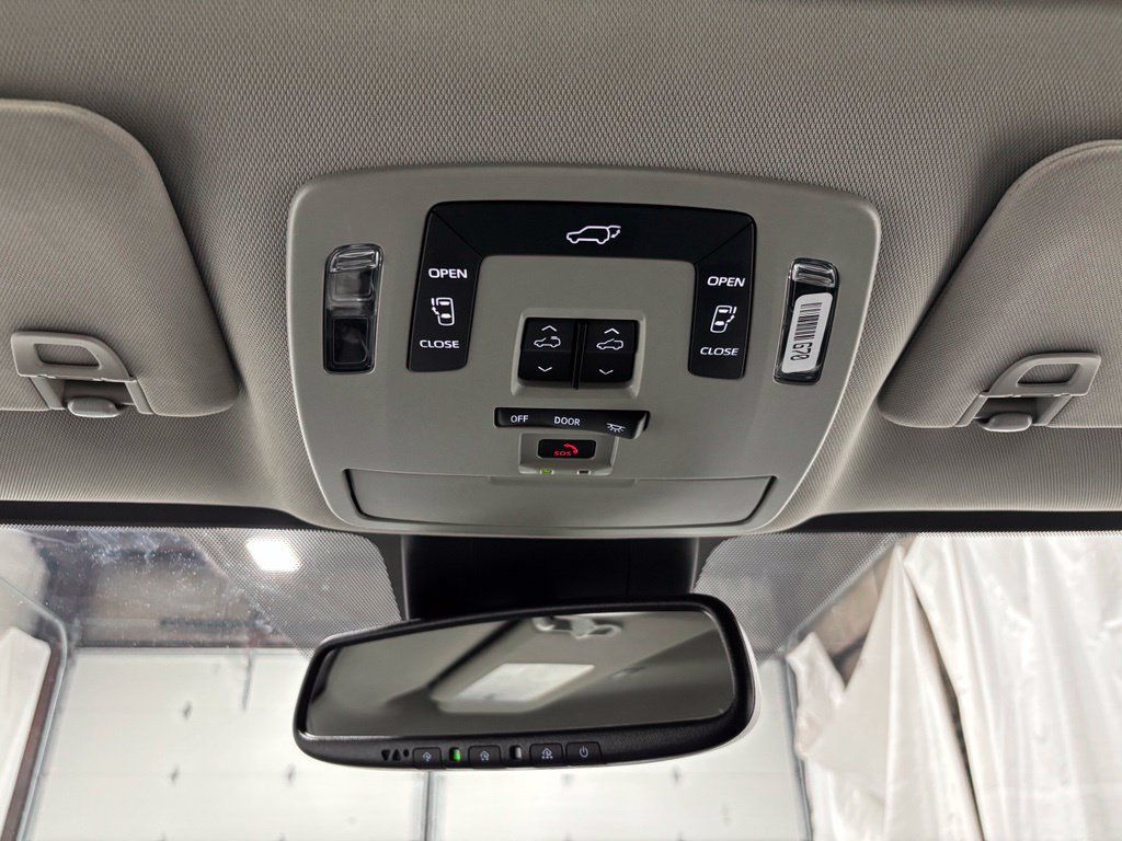 Used 2026 Toyota Sienna XLE AWD/4WD image 42