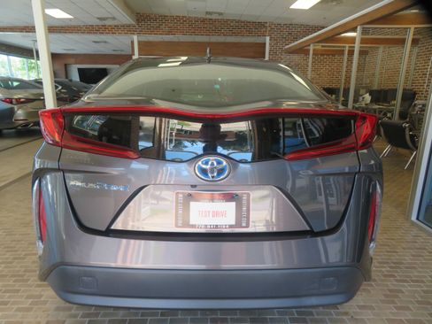 Used 2018 Toyota Prius Prime Premium FWD image 67