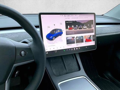Used 2024 Tesla Model Y Long Range AWD/4WD image 8