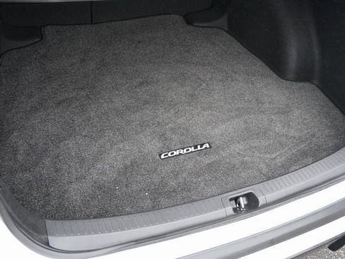 Used 2023 Toyota Corolla SE w/ SE Package image 7