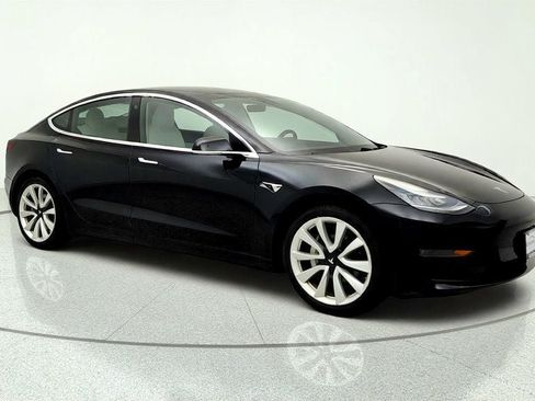 Used 2019 Tesla Model 3 Standard Range Plus RWD image 3
