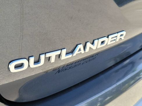 Used 2024 Mitsubishi Outlander SE FWD image 12