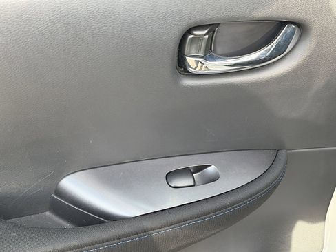 Used 2023 Nissan Leaf S image 26