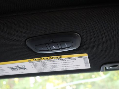 Used 2025 Chrysler Pacifica Select FWD image 22