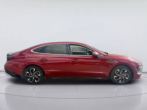 Used 2024 Hyundai Sonata SEL FWD image 2