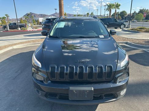 Used 2017 Jeep Cherokee High Altitude w/ Luxury Group AWD/4WD image 7