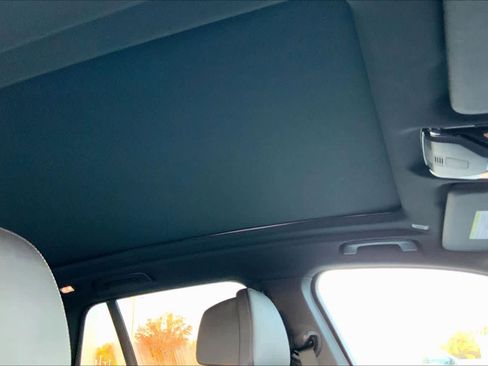 Used 2025 BMW X5 xDrive50e image 13