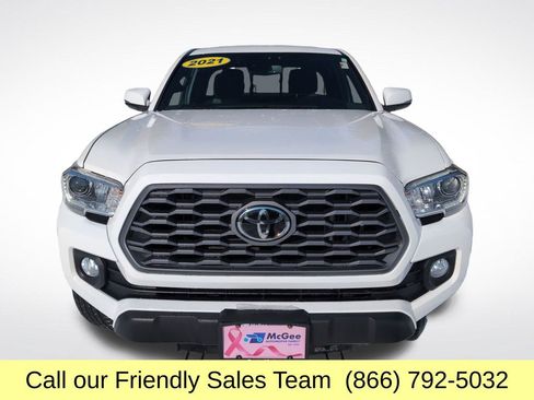 Used 2021 Toyota Tacoma TRD Off-Road w/ Technology Package image 10
