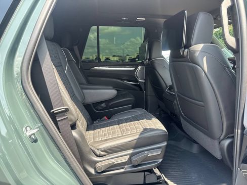 Certified 2025 Cadillac Escalade V w/ LPO, ONYX Package AWD/4WD image 12