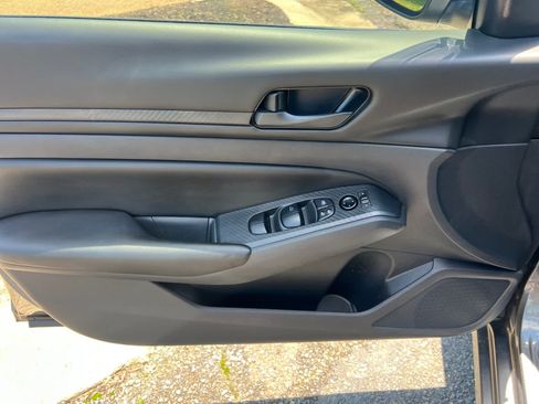 Certified 2025 Nissan Altima 2.5 S FWD image 19